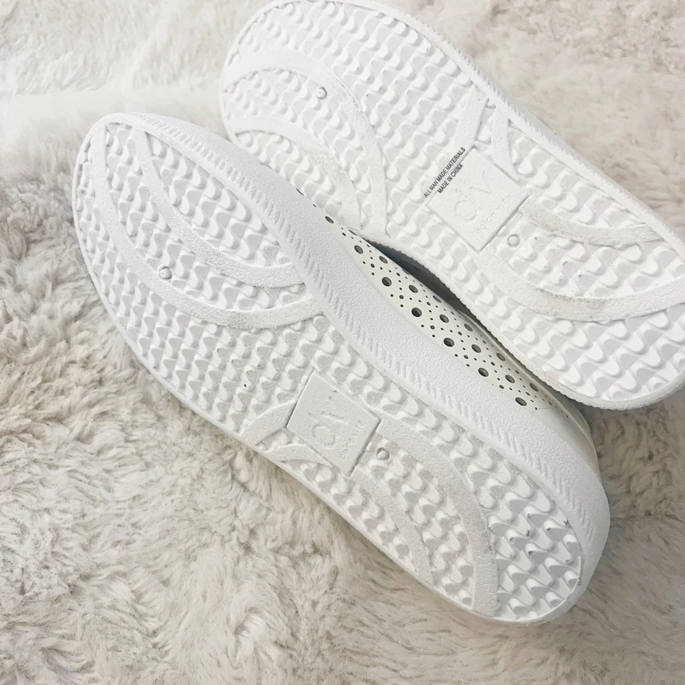 NWOB Dolce Vita Jeweled  Tennis’s Shoes - Picture 5 of 5